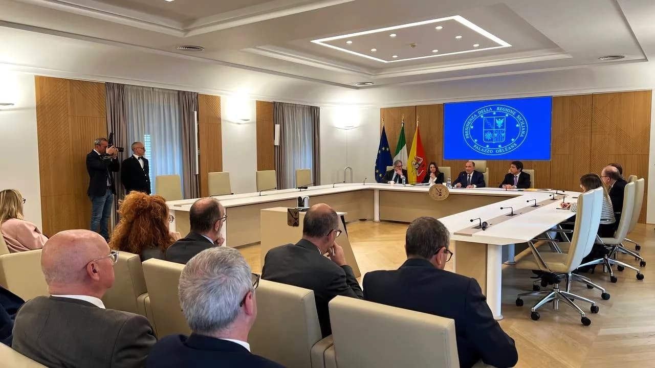 Illeciti e corruzione, Schifani chiede maggiori controlli e convoca i dirigenti