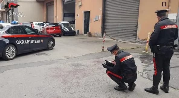 Aggredisce la ex e il compagno di lei: in manette 39enne