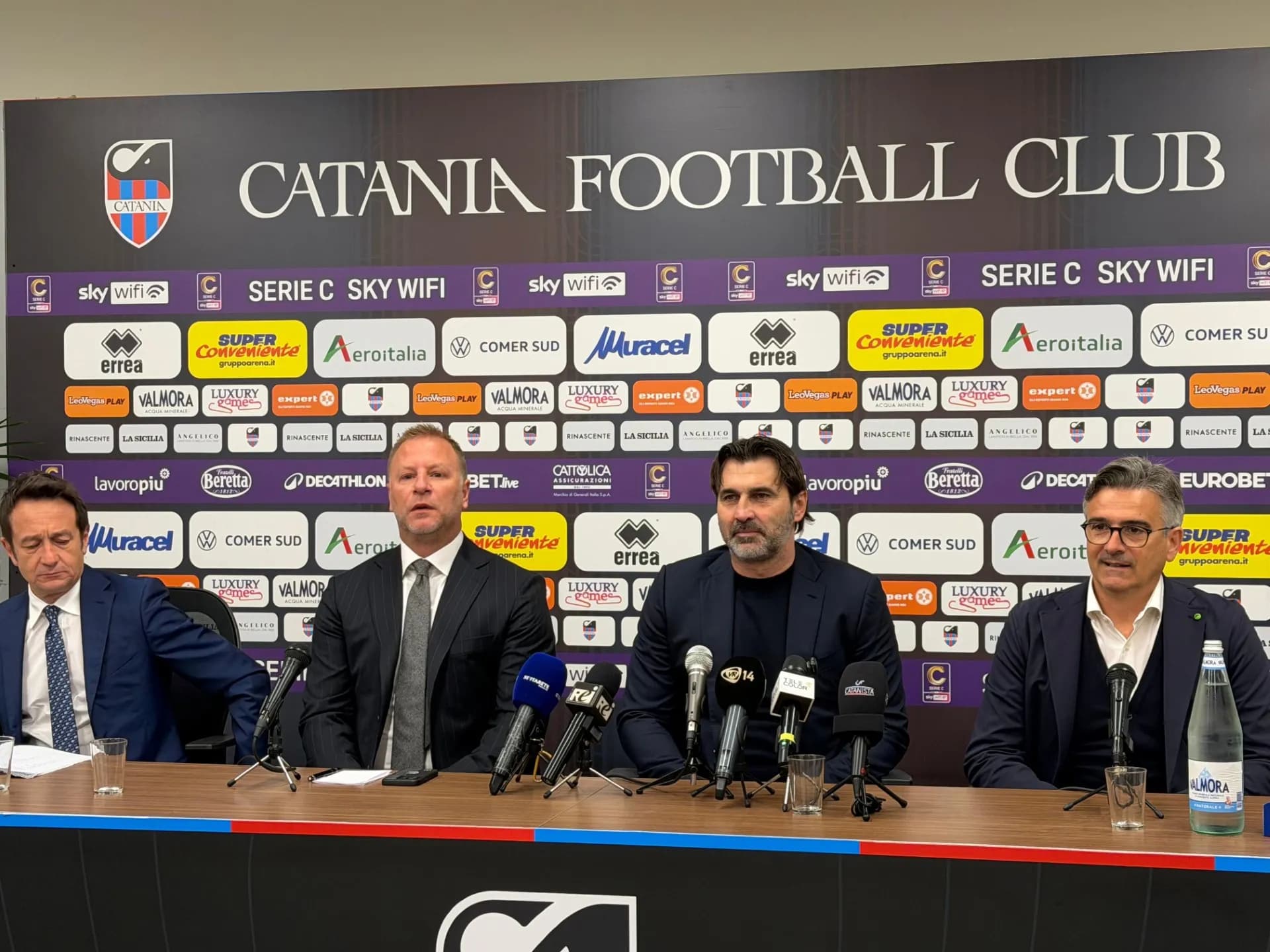 Catania Fc, presentato il nuovo allenatore Viali