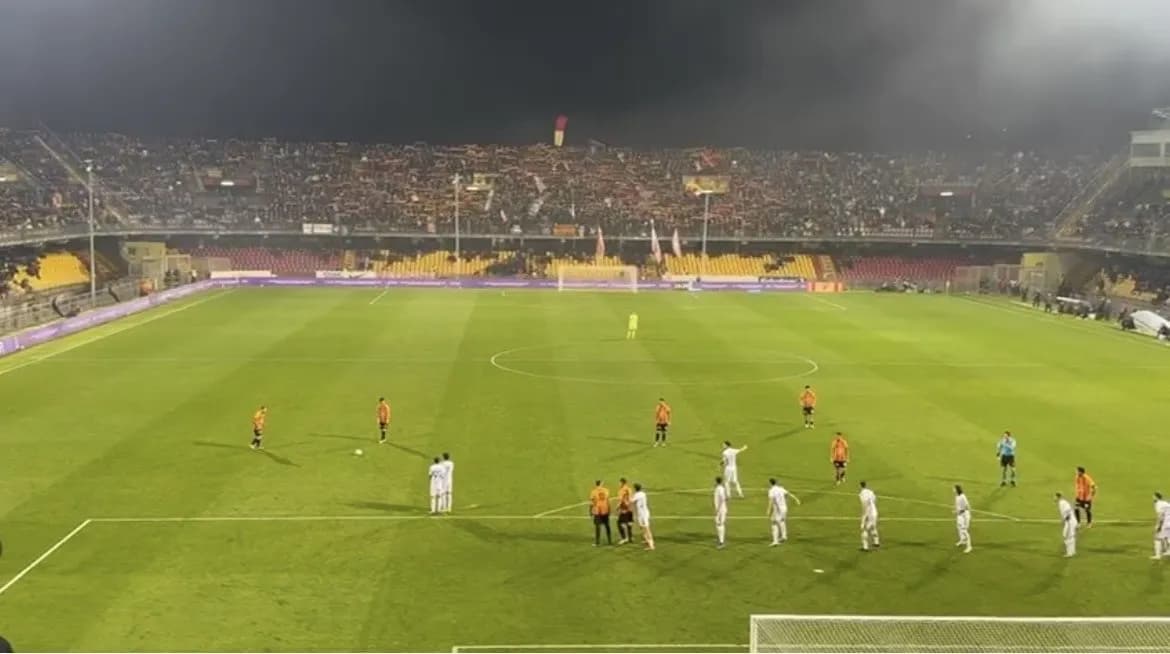 Catania sconfitto al “Vigorito”, Toscano floppa la promozione diretta