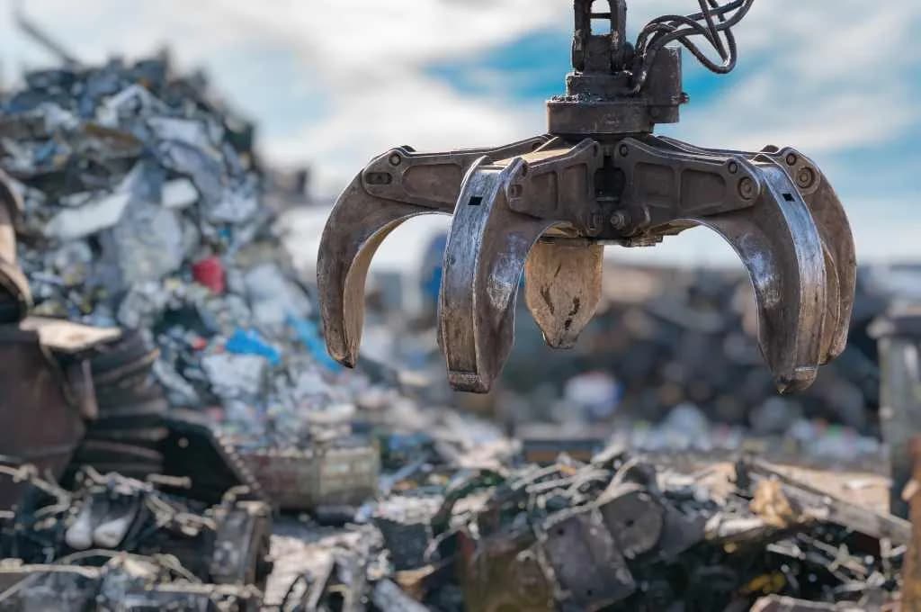 Trapani, smaltimento illegale di rifiuti ferrosi: 20 indagati