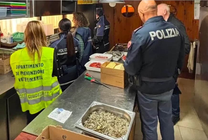 Catania: scarse condizioni igieniche e mancata tracciabilità dei prodotti, sanzioni per un bar e un ristorante