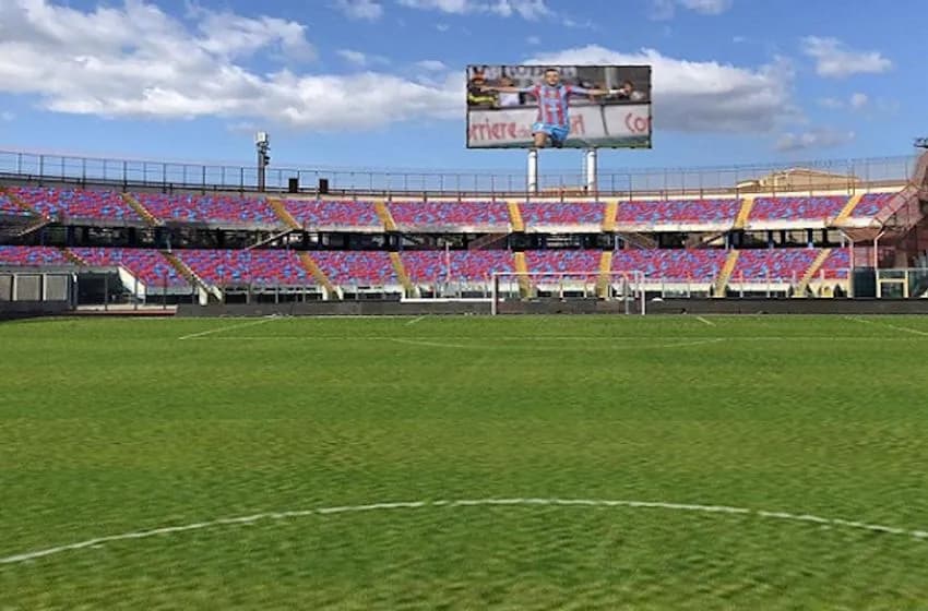 Maxischermo al “Massimino” per Benevento-Catania