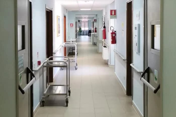 La morte della piccola Anna Rosa per sospetta difterite, l’appello dei pediatri: “vaccinate i vostri figli”