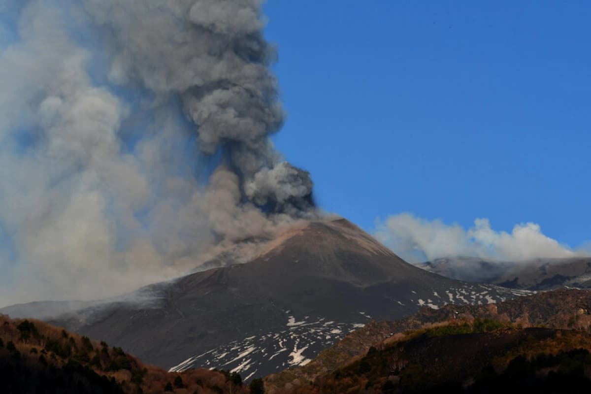 Aeroporto di Catania, continua la passione per i passeggeri: voli sospesi fino alle 11 di domani