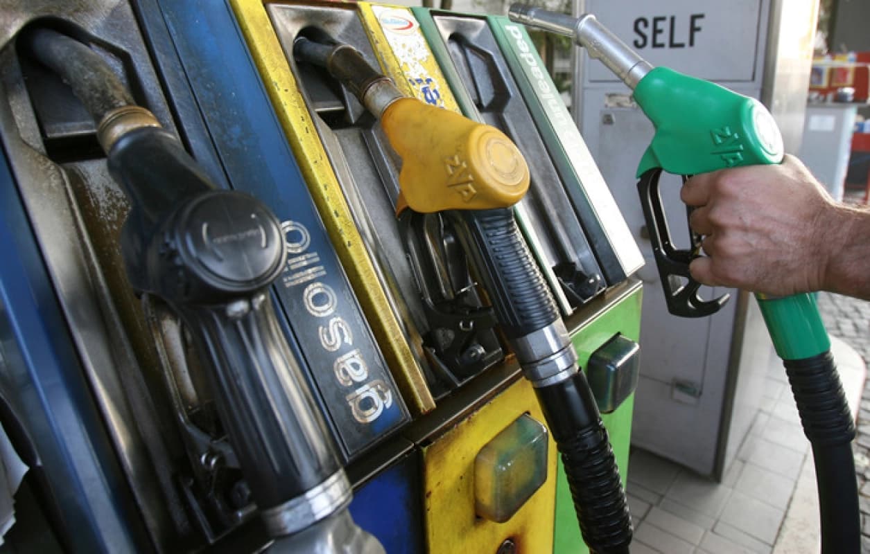 Carburanti, approvato il decreto: immediato taglio delle accise di 25 centesimi