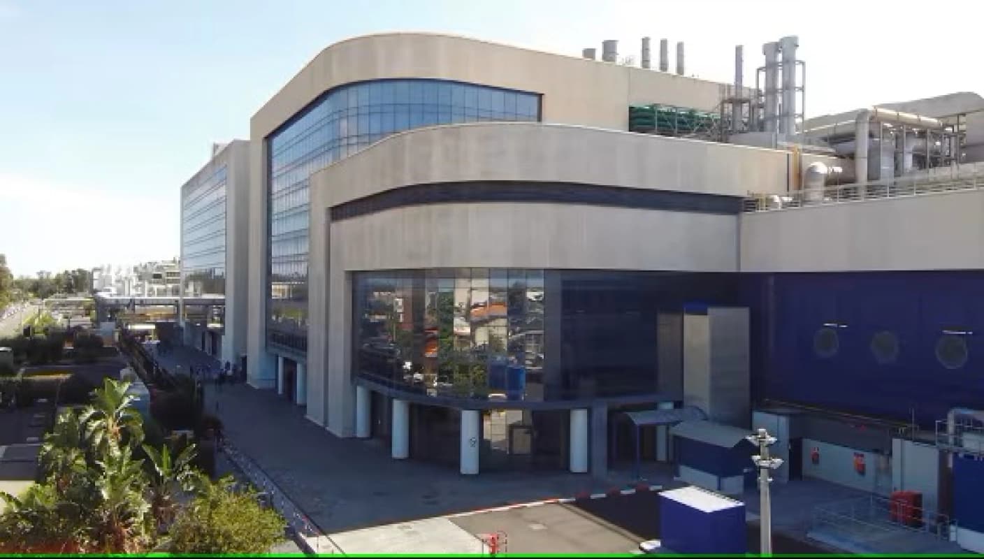 Stm, dietro front sugli esuberi: plauso dei sindacati