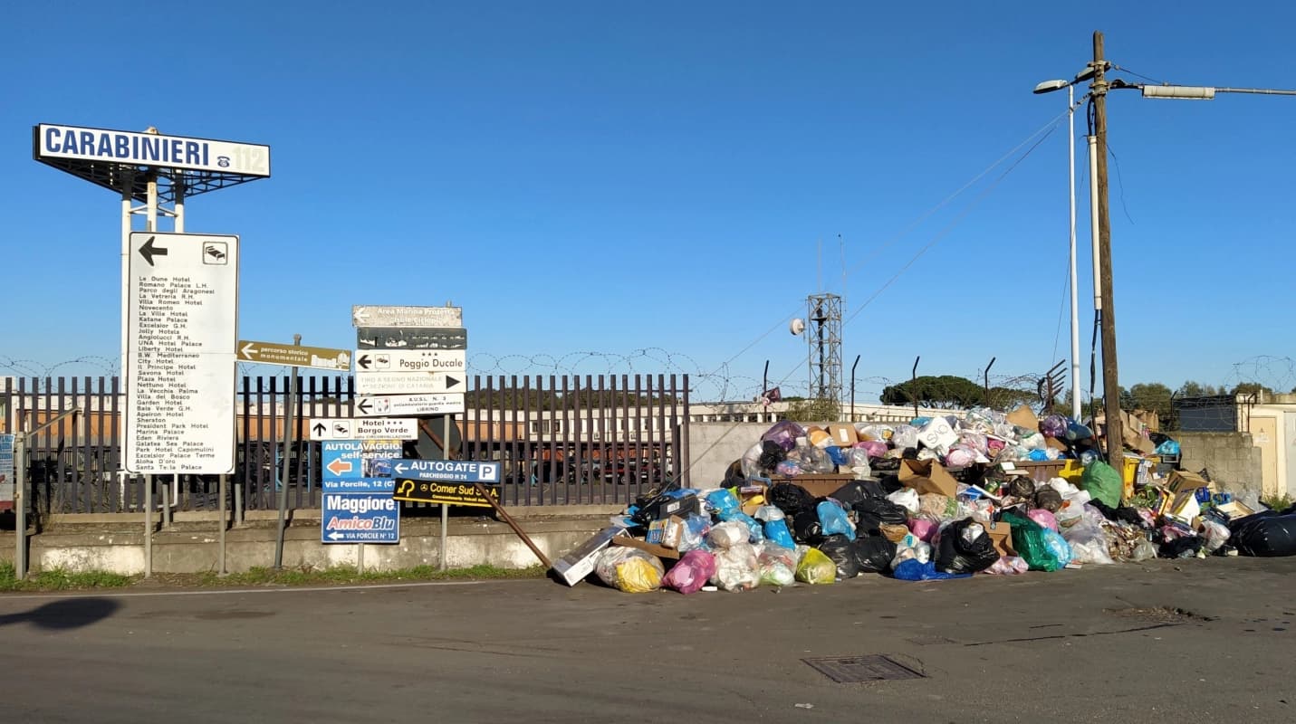 Rifiuti, disastro nella differenziata e Tari sempre più alta: i dati 2025 di Federconsumatori Sicilia