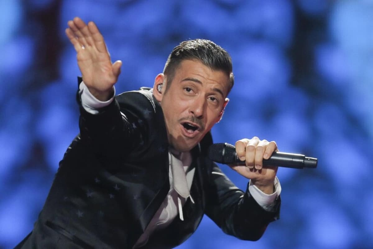 Malore per Gabbani a Letojanni (Me): costretto a interrompere il concerto