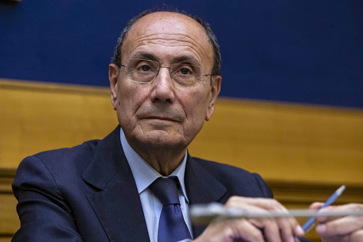 Regione Siciliana: la giunta riunita, la crisi e il futuro di Schifani