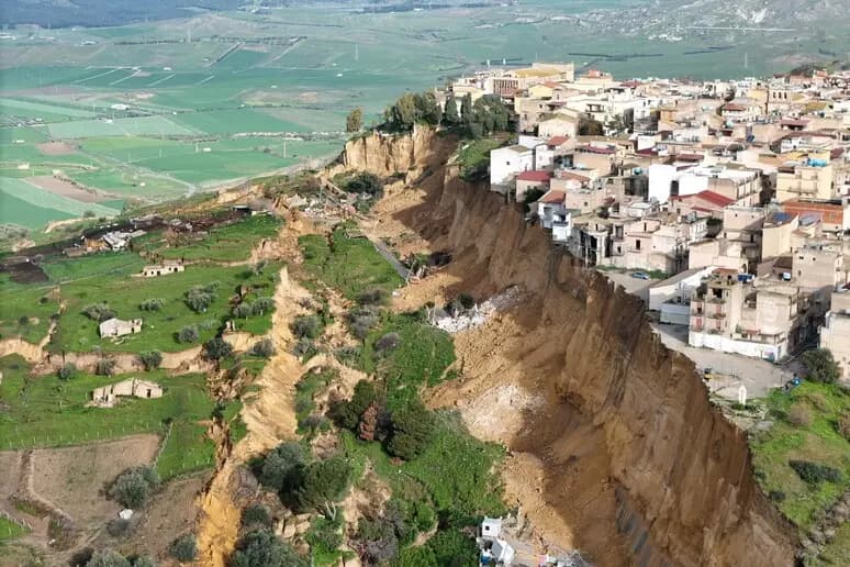 Frana Niscemi, sentiti ex dirigenti