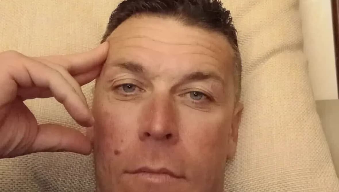 Ucciso davanti al figlio