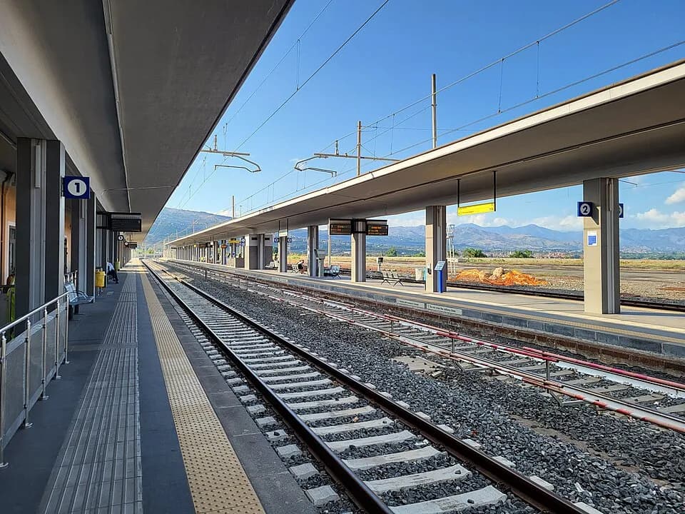 Giarre, esplosione senza successo alla biglietteria ferroviaria