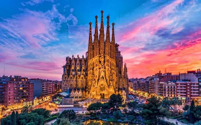 L’incompiuta Sagrada Familia è stata finalmente inaugurata