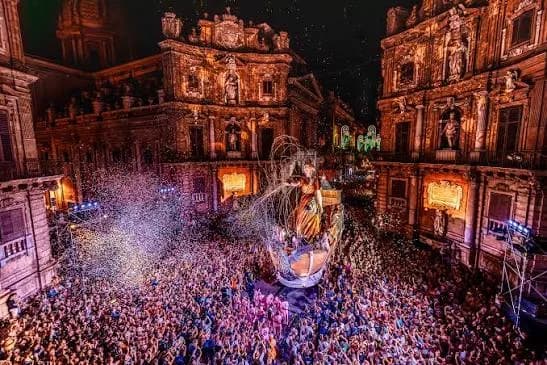 Palermo si veste a festa: tutto pronto per l’atteso Festino in onore di Santa Rosalia