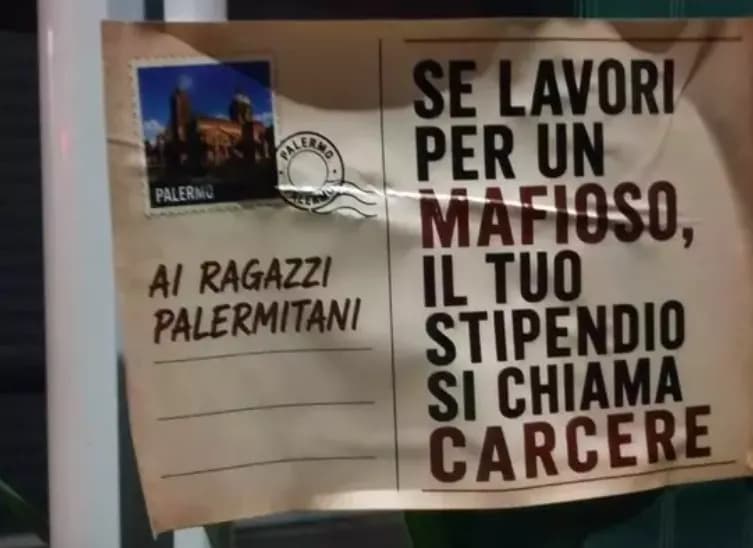 Palermo, nuove cartoline contro la mafia allo Zen