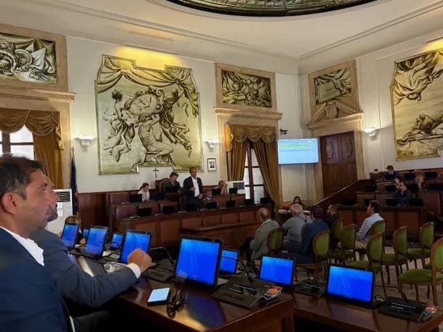 La vertenza Pfizer a Palazzo degli Elefanti, Trantino: questa è una battaglia di tutti”