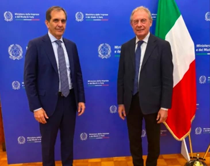 Il ministro Urso ha incontrato il sindaco Trantino, al centro del colloquio STMicroelectronics e Pfizer