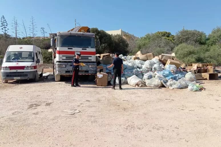 Lampedusa, sequestrata discarica abusiva dell’hotspot