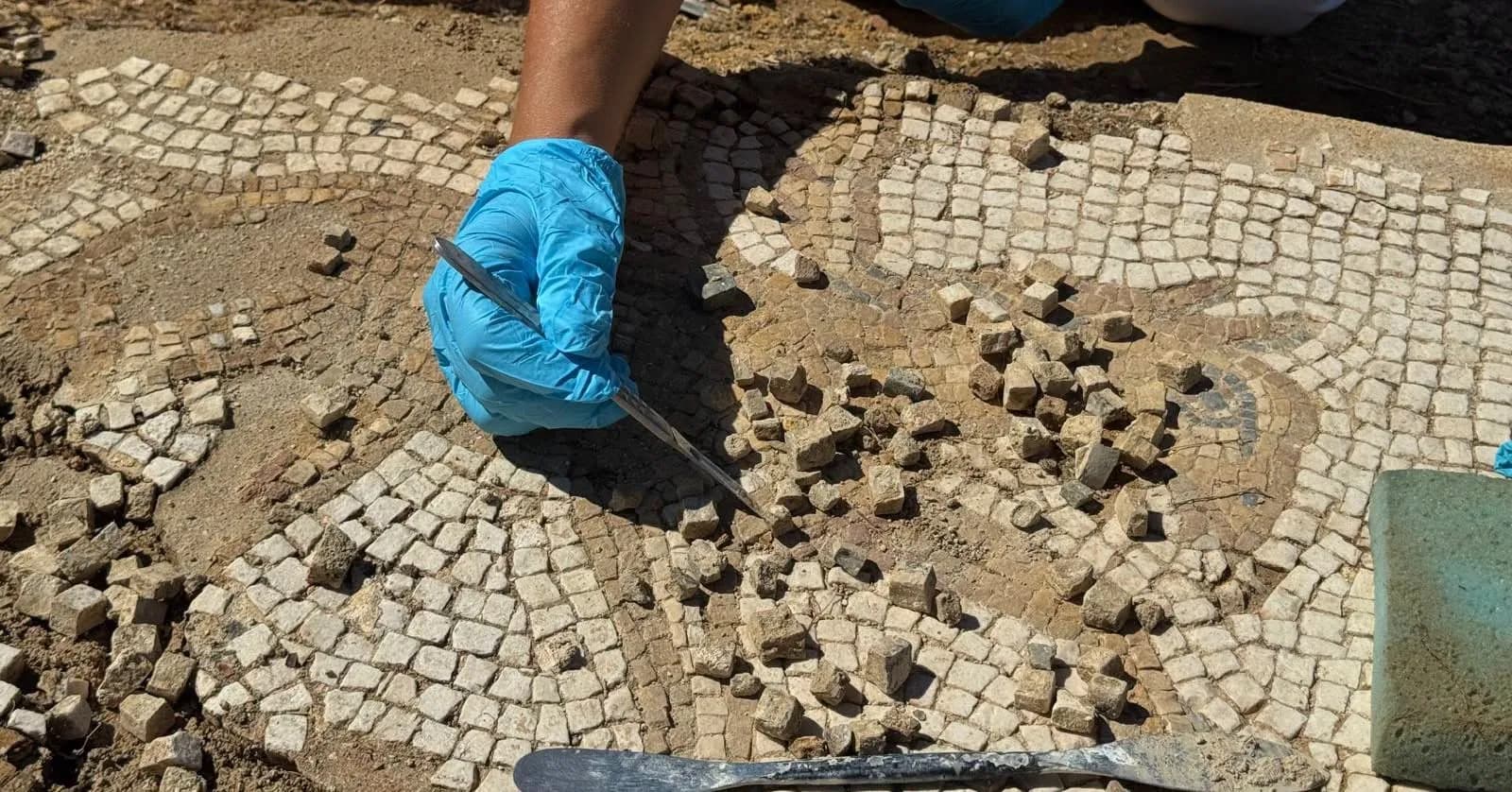 Valle dei Tempoli, affreschi e stucchi del I secolo emergono dagli scavi della Normale di Pisa