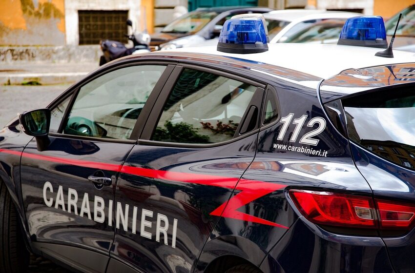Droga: spaccia travestito da rider, arrestato a Catania